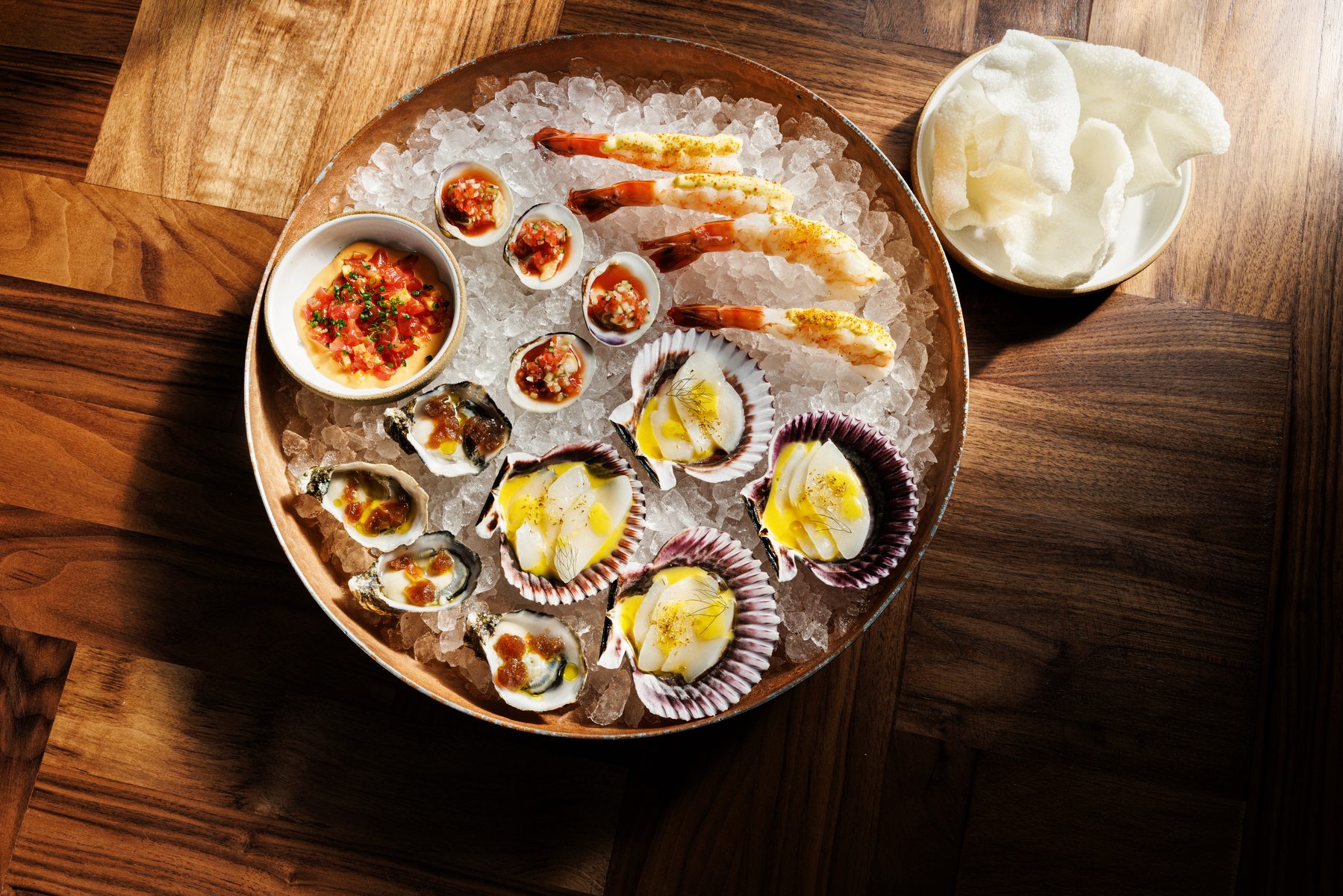 Fruits de mer platter on ice