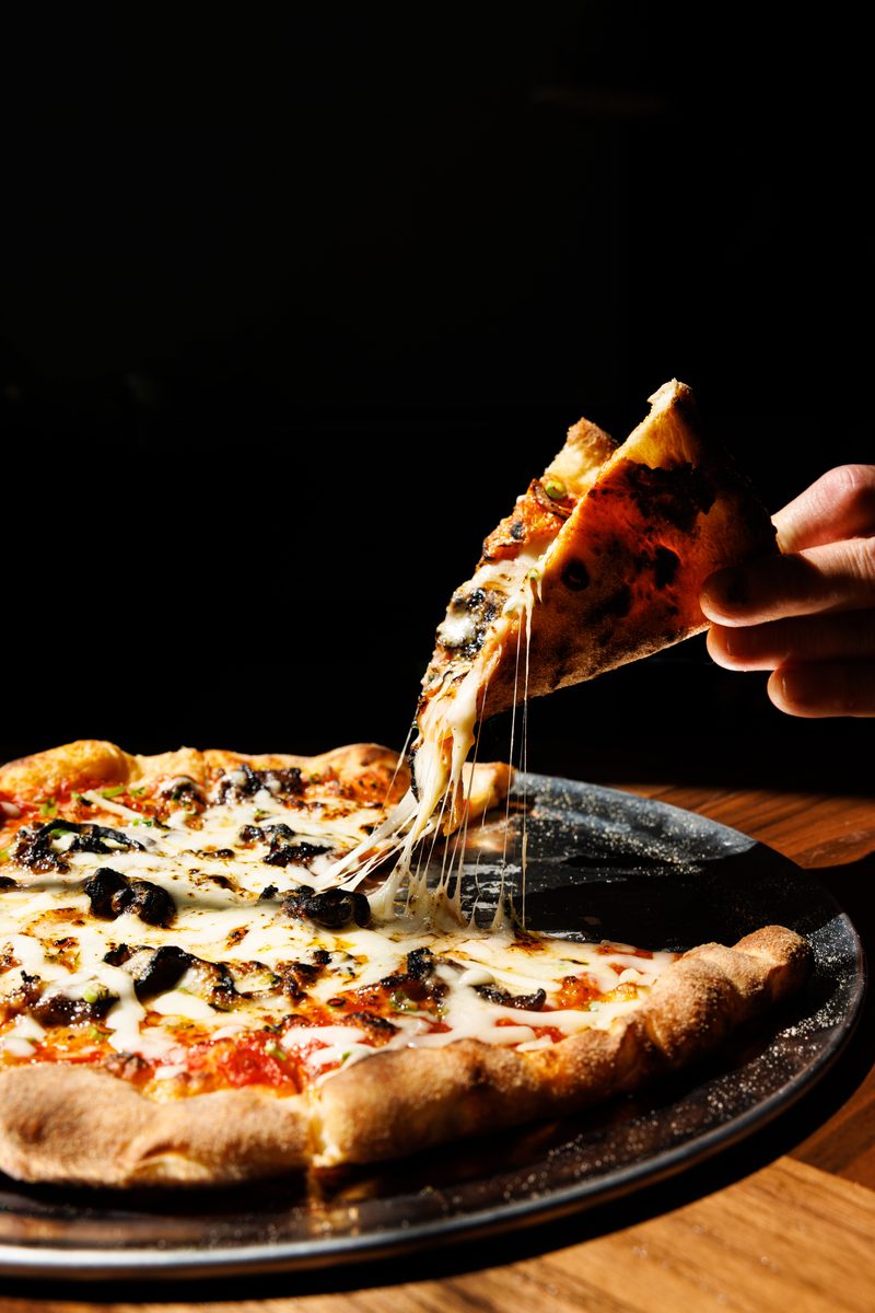 The 6th and Wilshire pizza